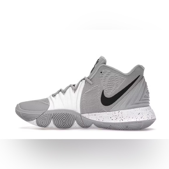 Nike Kyrie 5 Wolf Grey - Picture 2 of 8